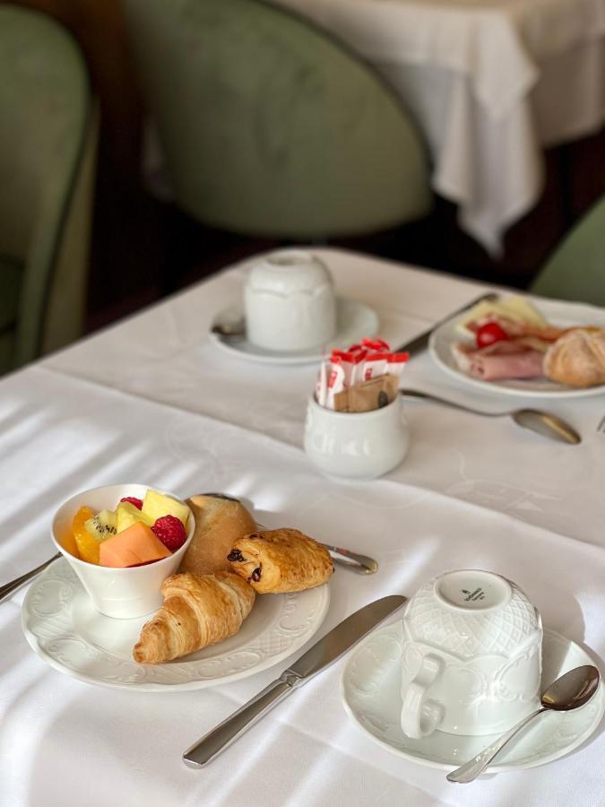 Hotel Adriatica Женева Екстериор снимка